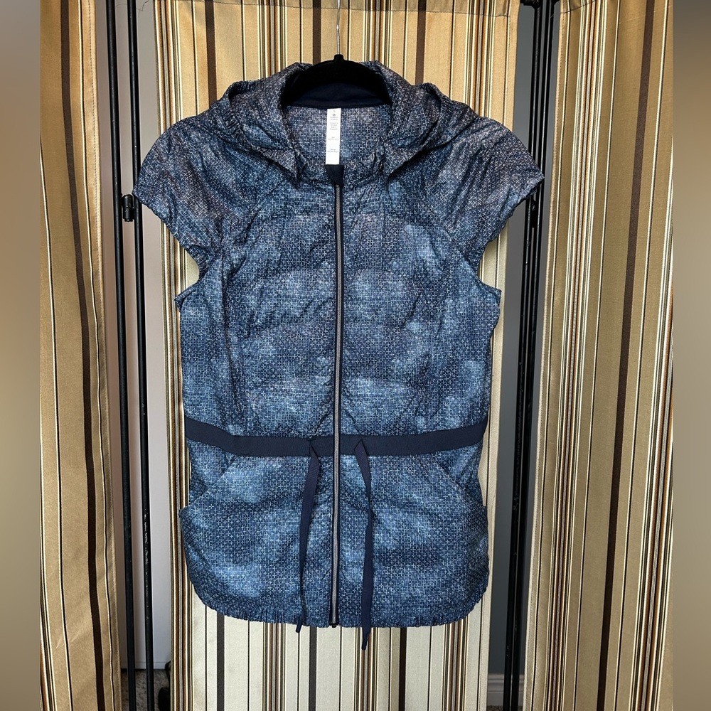 Lululemon Spring Fling puffy down vest - Picture 3 of 16